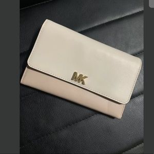 Michael Kors medium carryall Clutch Soft Pink